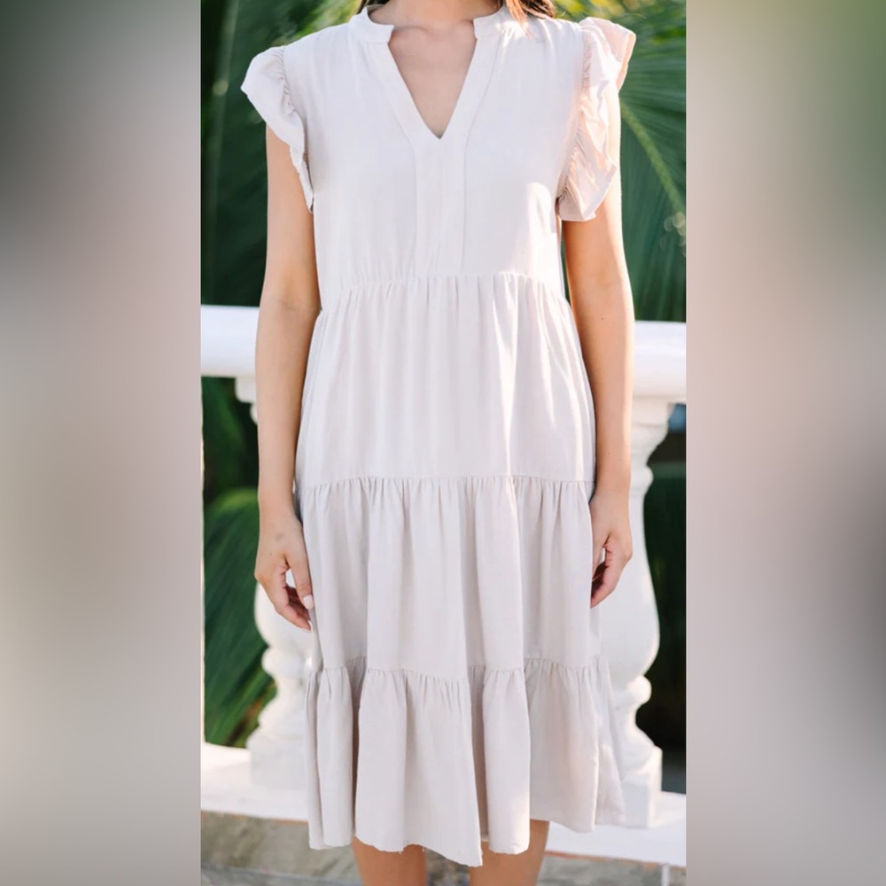 NWT- Mint Julep Boutique- Taupe Tiered Dress- Size XL